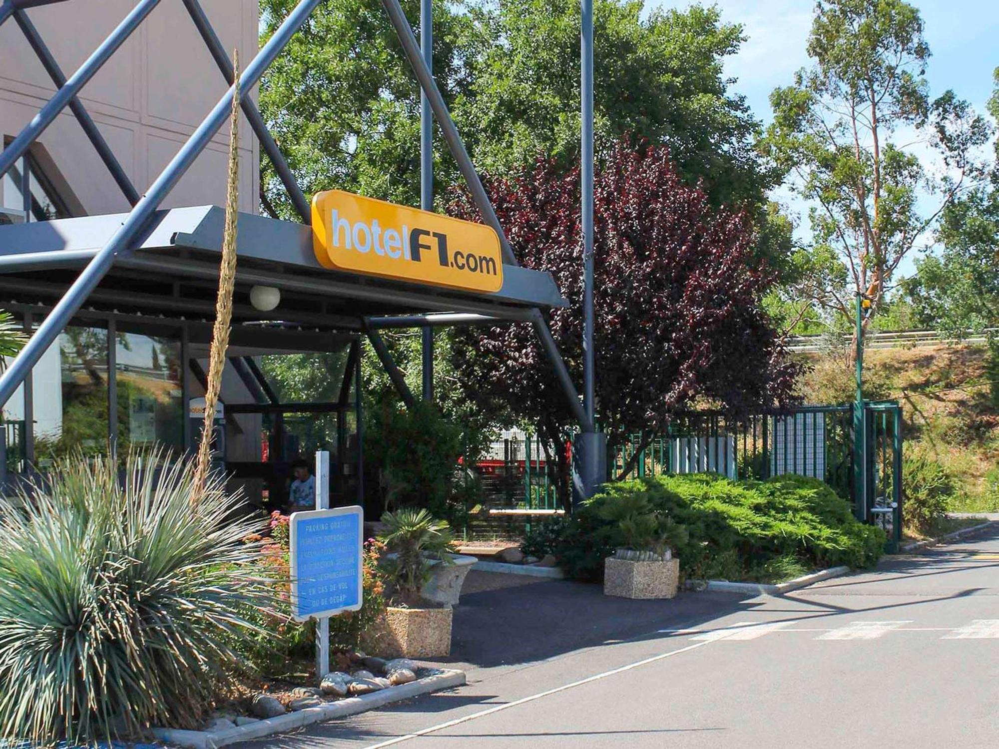 Hotelf1 Frejus Roquebrune Sur Argens Zewnętrze zdjęcie
