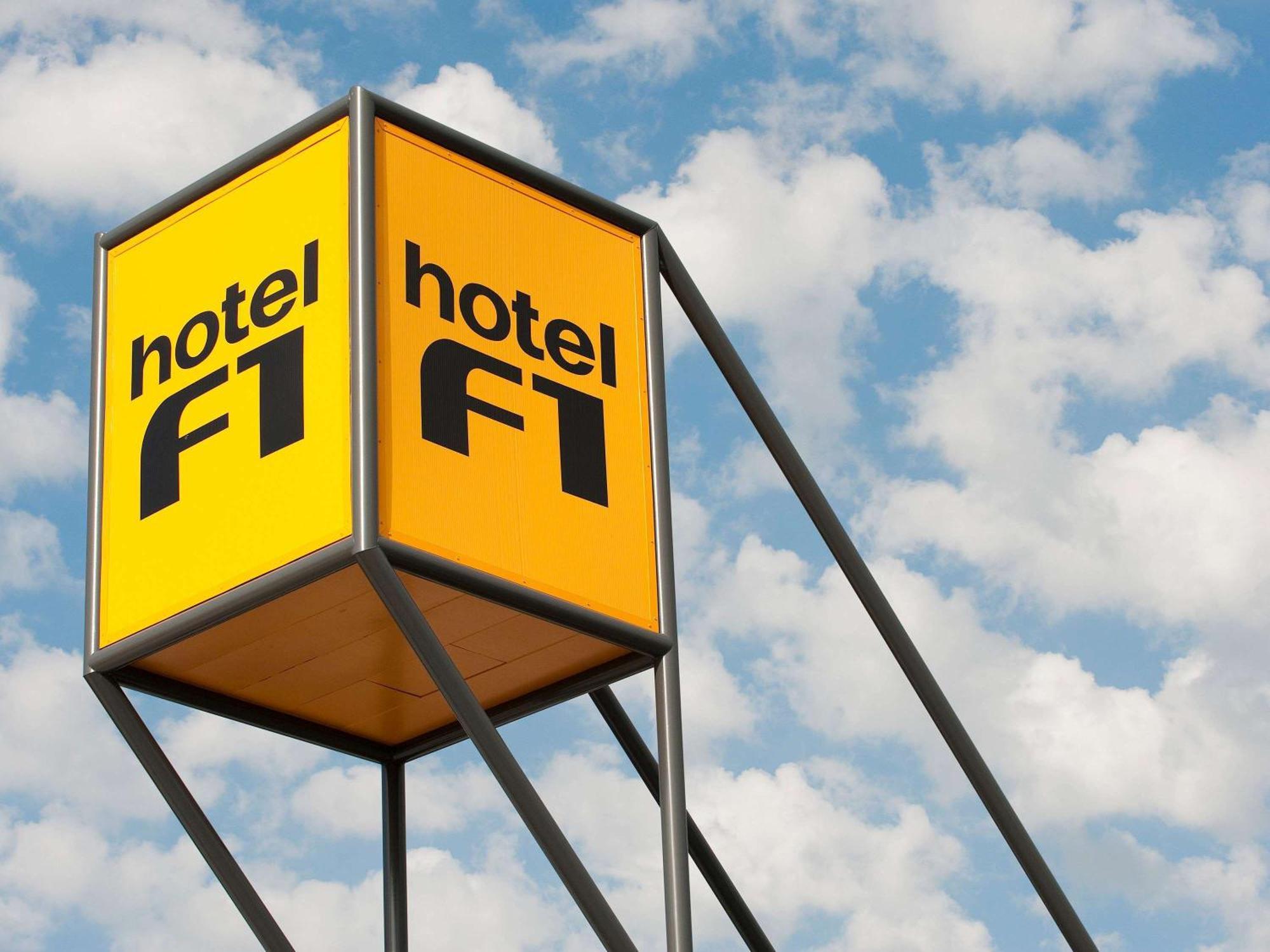 Hotelf1 Frejus Roquebrune Sur Argens Zewnętrze zdjęcie